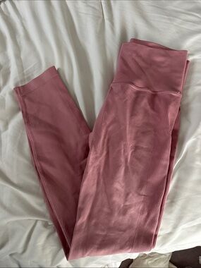 Aritzia Rose Mauve High-Waist Ribbed Leggings